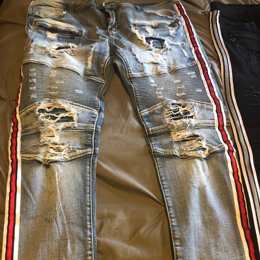Distressed jeans - Picture 2 of 4